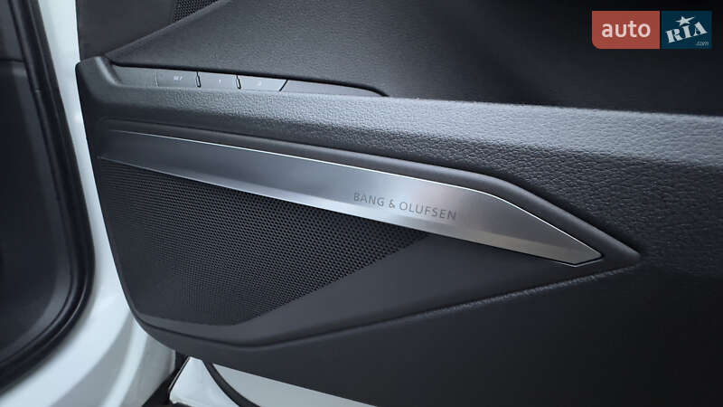 Внедорожник / Кроссовер Audi e-tron 2019 в Сваляве