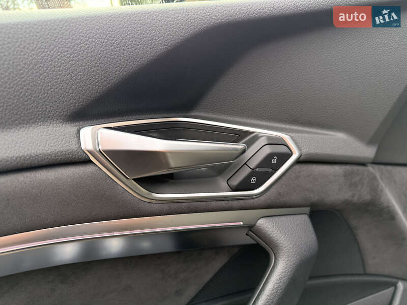 Внедорожник / Кроссовер Audi e-tron 2021 в Тернополе