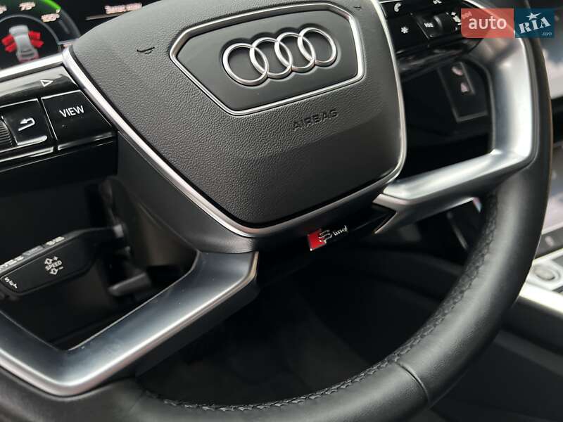 Позашляховик / Кросовер Audi e-tron 2023 в Хмельницькому