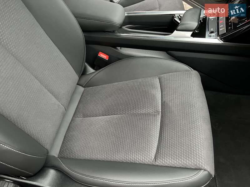 Позашляховик / Кросовер Audi e-tron 2023 в Хмельницькому