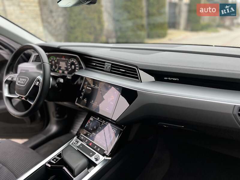 Позашляховик / Кросовер Audi e-tron 2023 в Хмельницькому