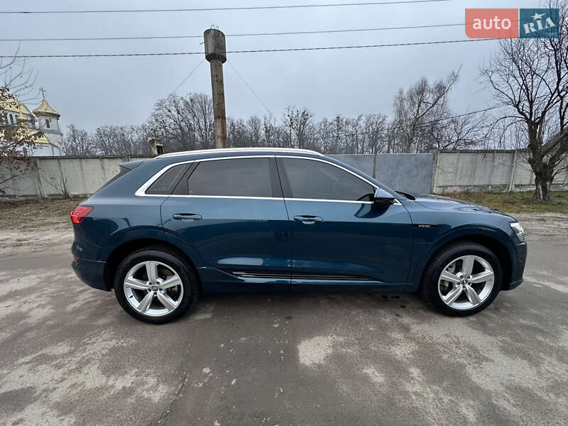 Внедорожник / Кроссовер Audi e-tron 2019 в Ровно