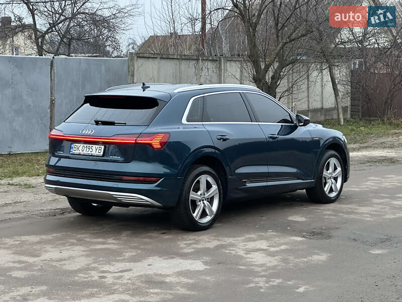 Внедорожник / Кроссовер Audi e-tron 2019 в Ровно