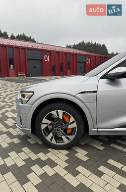 Позашляховик / Кросовер Audi e-tron 2022 в Львові