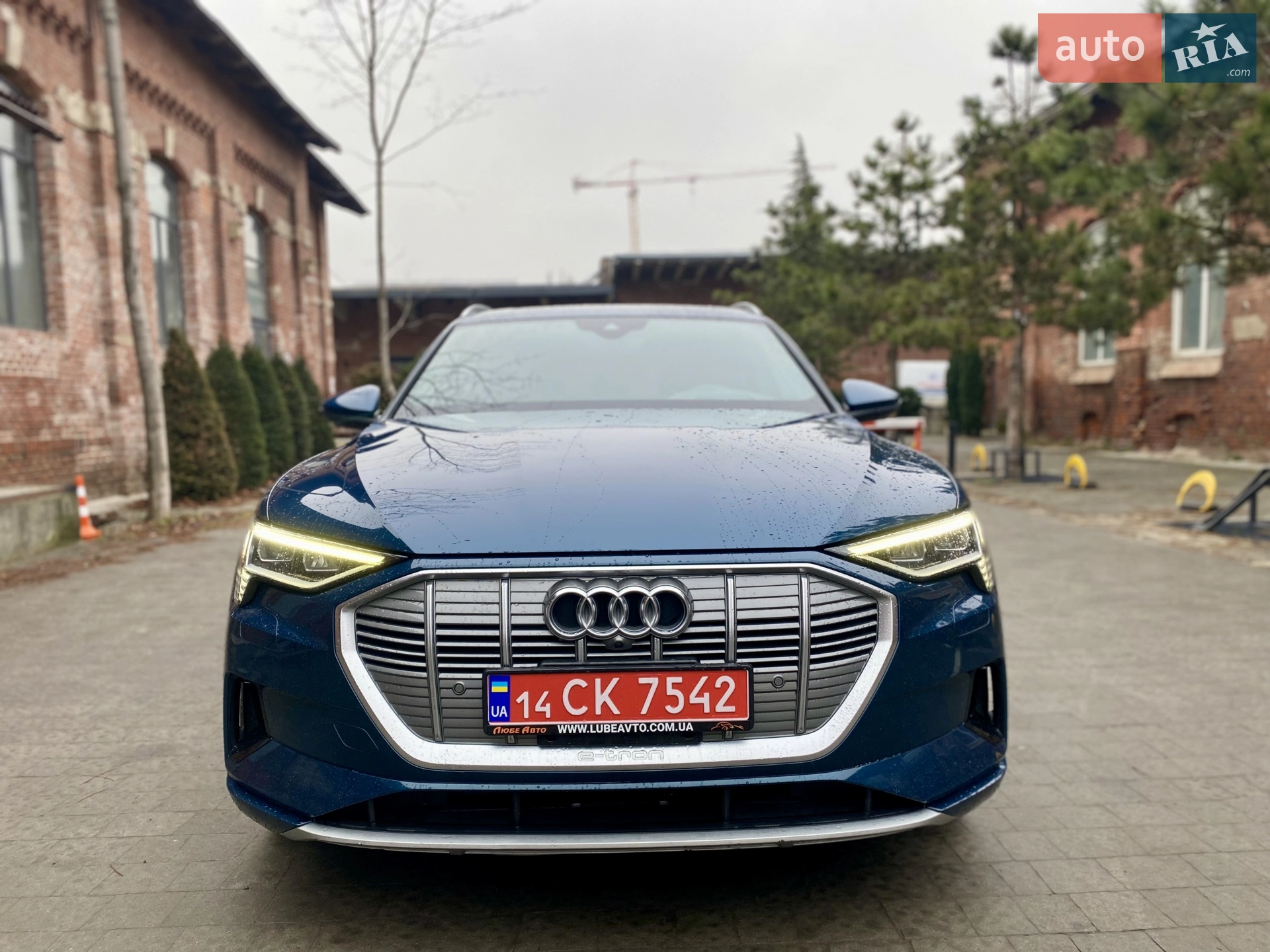 2019 Audi e-tron - мініатюра 2