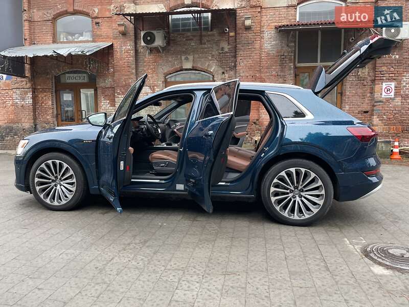 Внедорожник / Кроссовер Audi e-tron 2019 в Львове
