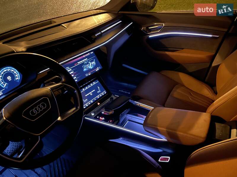 Внедорожник / Кроссовер Audi e-tron 2019 в Львове