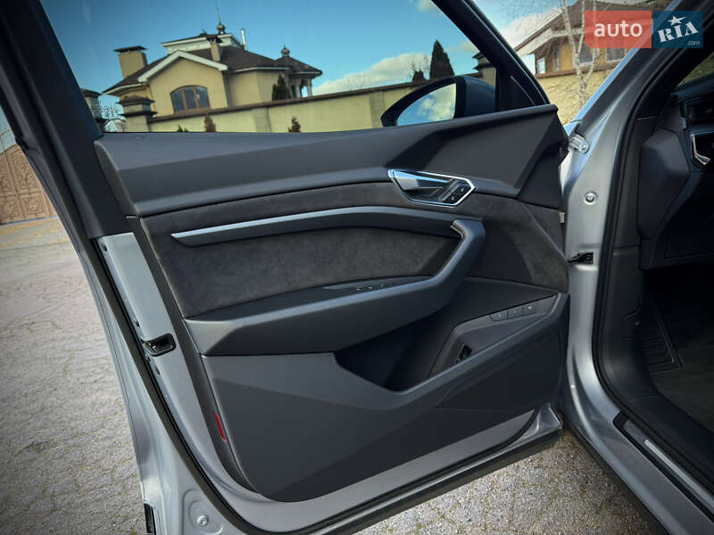 Внедорожник / Кроссовер Audi e-tron 2020 в Днепре