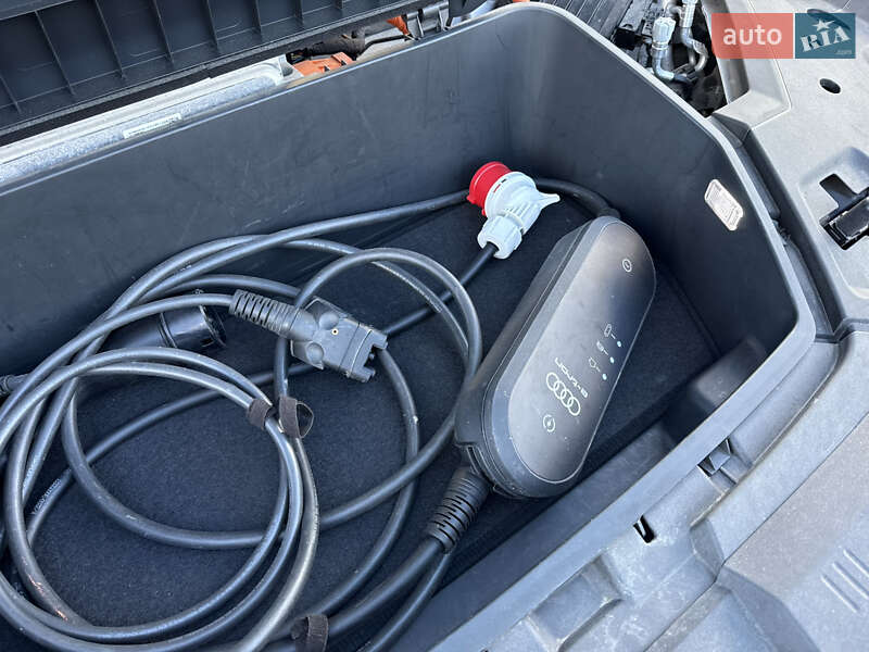 Внедорожник / Кроссовер Audi e-tron 2020 в Днепре