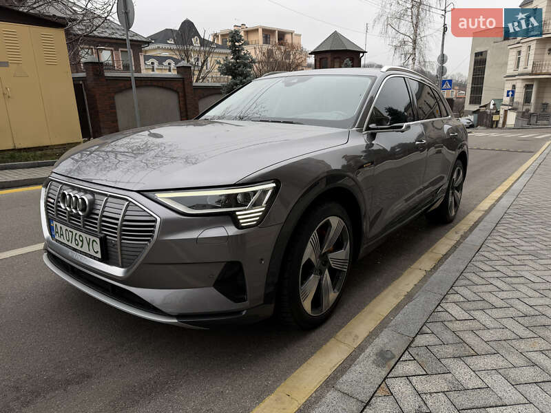 Внедорожник / Кроссовер Audi e-tron 2019 в Киеве
