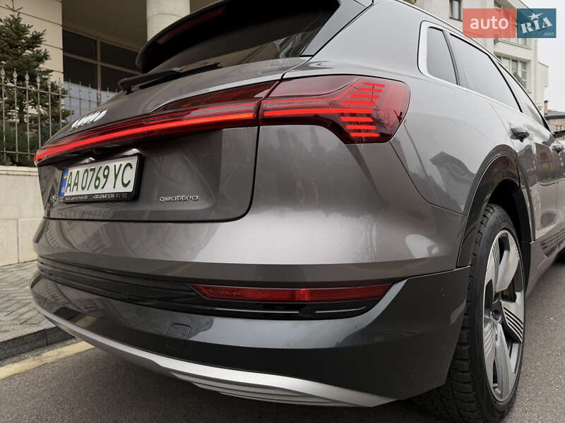 Внедорожник / Кроссовер Audi e-tron 2019 в Киеве