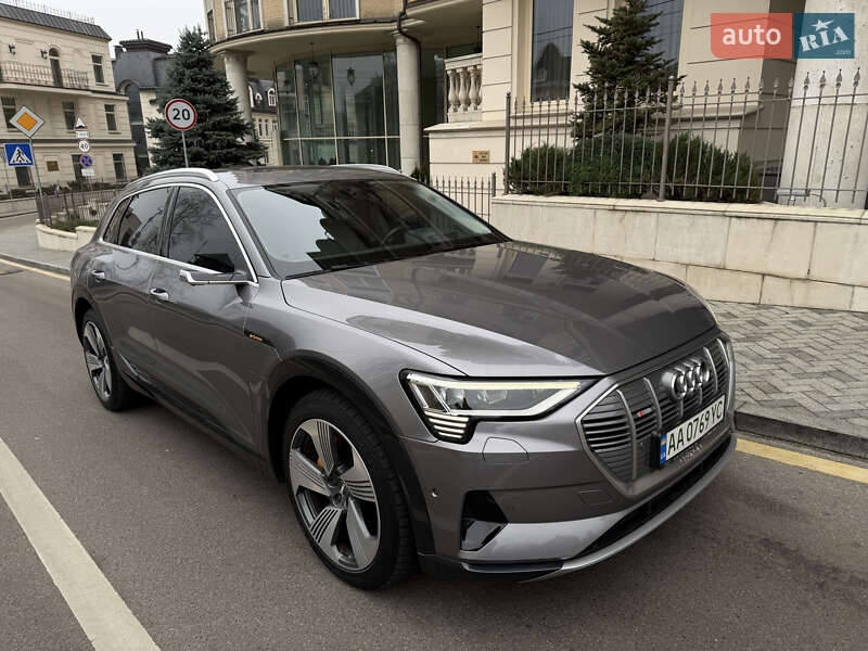 Внедорожник / Кроссовер Audi e-tron 2019 в Киеве