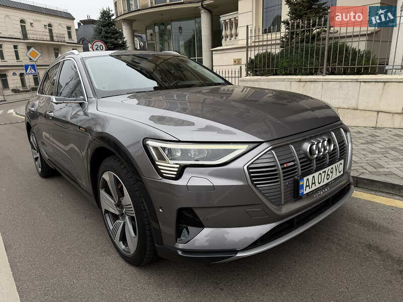 Внедорожник / Кроссовер Audi e-tron 2019 в Киеве