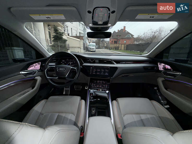 Внедорожник / Кроссовер Audi e-tron 2019 в Киеве