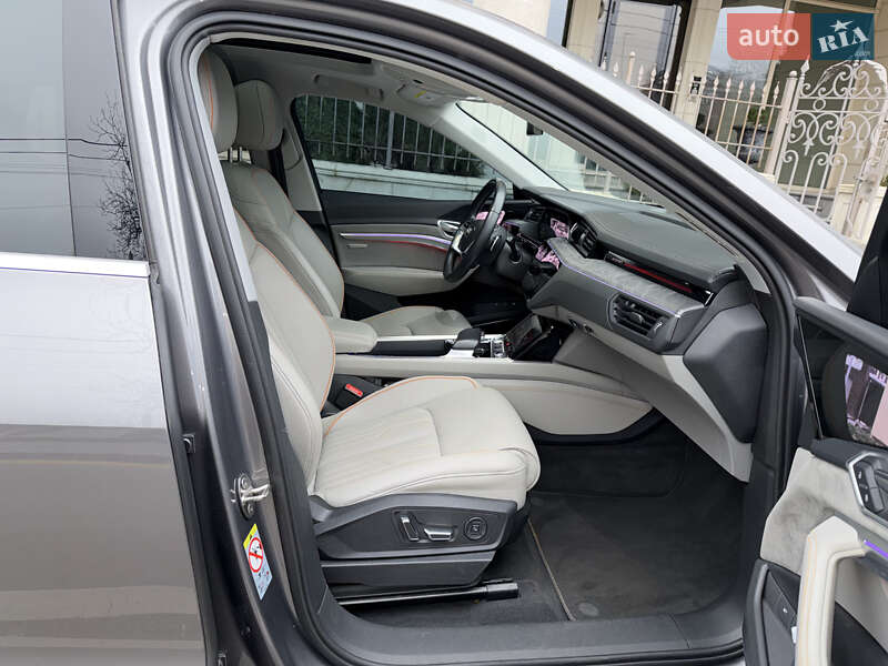 Внедорожник / Кроссовер Audi e-tron 2019 в Киеве