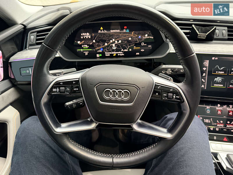 Внедорожник / Кроссовер Audi e-tron 2019 в Киеве