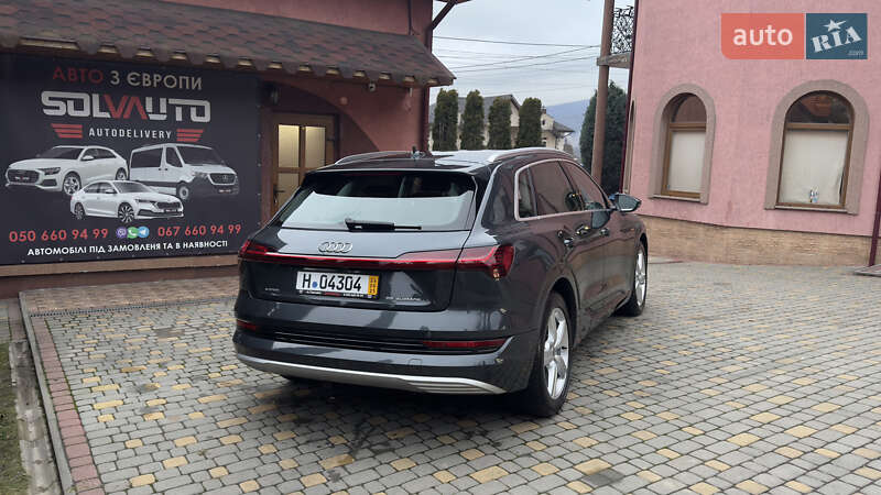 Внедорожник / Кроссовер Audi e-tron 2021 в Сваляве