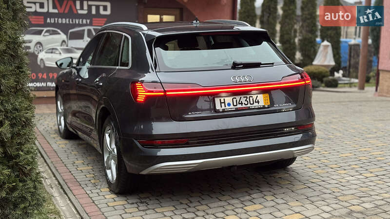 Внедорожник / Кроссовер Audi e-tron 2021 в Сваляве