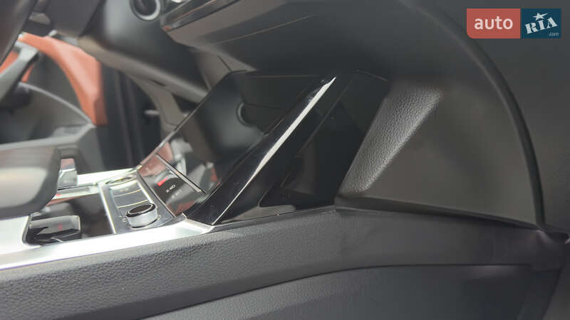 Внедорожник / Кроссовер Audi e-tron 2021 в Сваляве