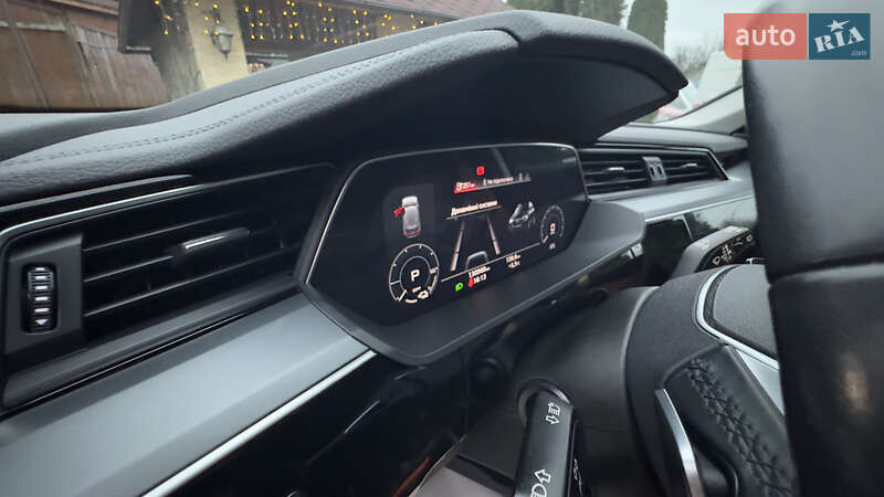 Внедорожник / Кроссовер Audi e-tron 2021 в Сваляве