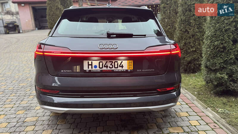 Внедорожник / Кроссовер Audi e-tron 2021 в Сваляве
