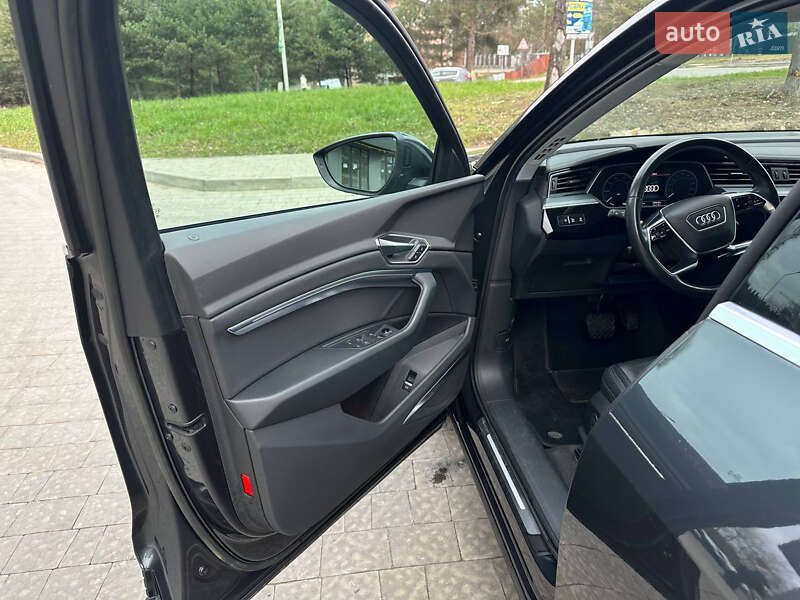 Позашляховик / Кросовер Audi e-tron 2021 в Львові фото 10 Позашляховик / Кросовер Audi e-tron 2021 в Львові