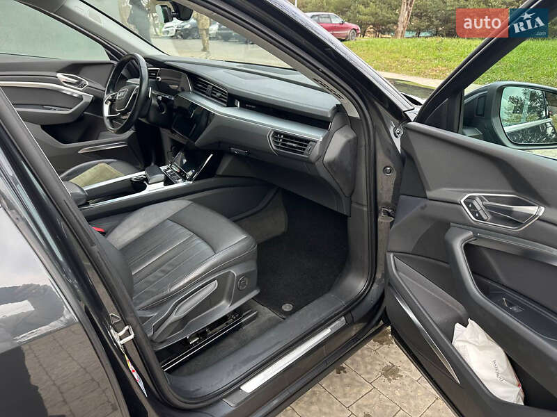 Позашляховик / Кросовер Audi e-tron 2021 в Львові фото 13 Позашляховик / Кросовер Audi e-tron 2021 в Львові