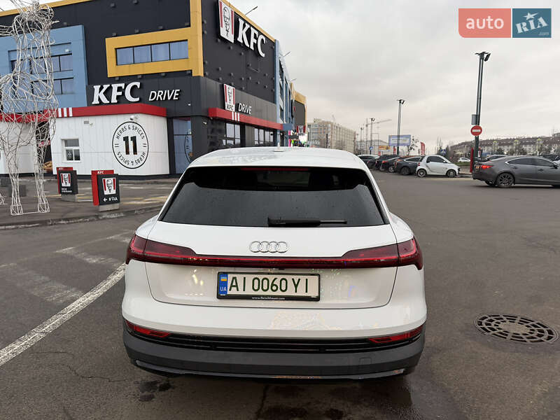 Внедорожник / Кроссовер Audi e-tron 2021 в Киеве