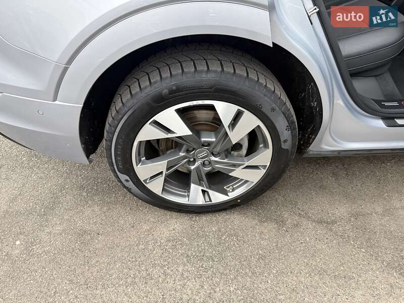 Внедорожник / Кроссовер Audi e-tron 2020 в Киеве фото 12 Внедорожник / Кроссовер Audi e-tron 2020 в Киеве