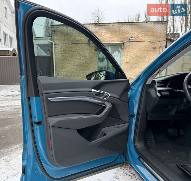 Внедорожник / Кроссовер Audi e-tron 2019 в Киеве