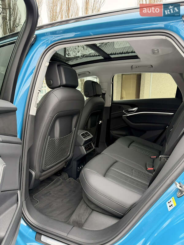 Внедорожник / Кроссовер Audi e-tron 2019 в Киеве