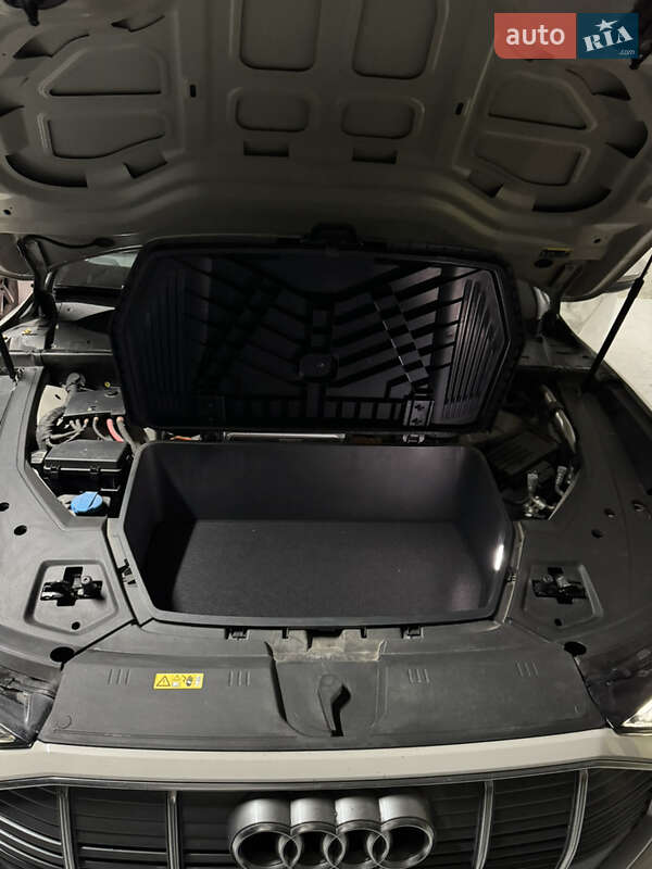 Внедорожник / Кроссовер Audi e-tron 2021 в Львове