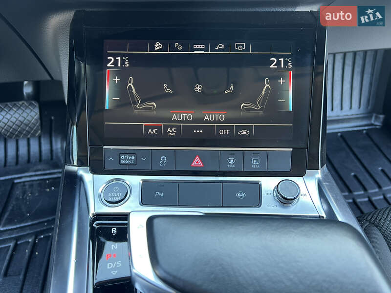 Внедорожник / Кроссовер Audi e-tron 2022 в Ужгороде