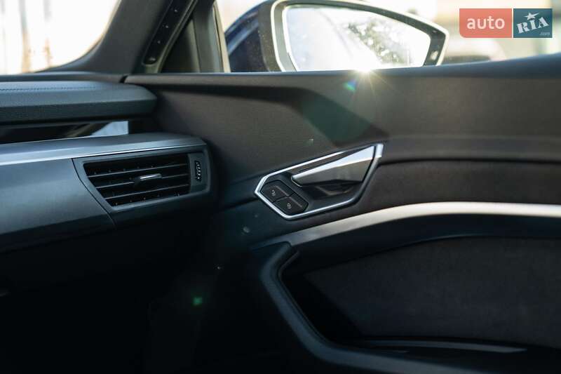 Внедорожник / Кроссовер Audi e-tron 2021 в Черновцах