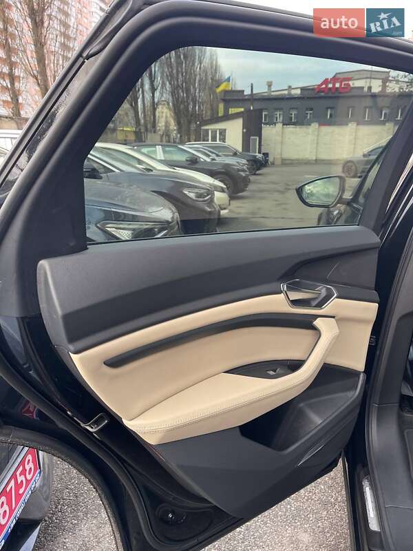 Позашляховик / Кросовер Audi e-tron 2021 в Києві