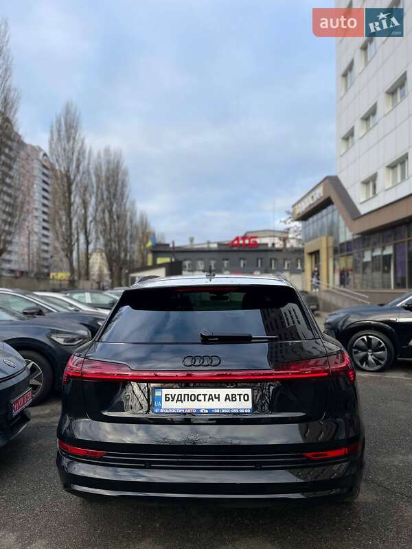 Позашляховик / Кросовер Audi e-tron 2021 в Києві