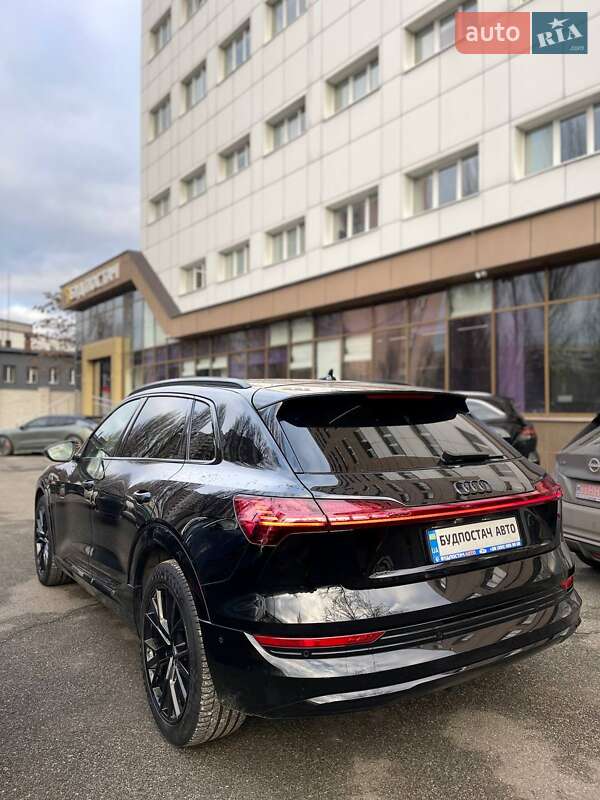 Позашляховик / Кросовер Audi e-tron 2021 в Києві