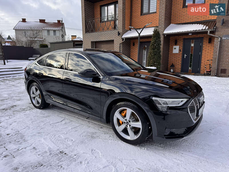 Внедорожник / Кроссовер Audi e-tron 2022 в Хмельницком
