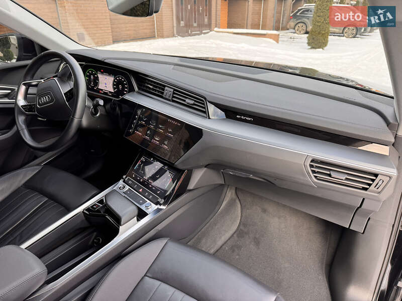Внедорожник / Кроссовер Audi e-tron 2022 в Хмельницком