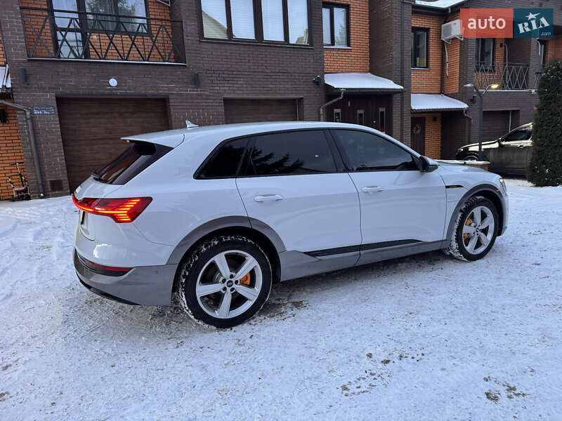 Позашляховик / Кросовер Audi e-tron 2022 в Хмельницькому фото 8 Позашляховик / Кросовер Audi e-tron 2022 в Хмельницькому