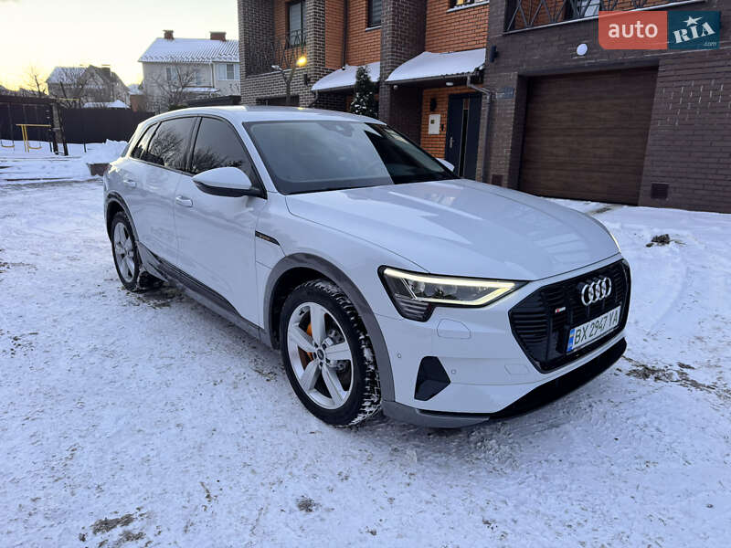 Позашляховик / Кросовер Audi e-tron 2022 в Хмельницькому фото 12 Позашляховик / Кросовер Audi e-tron 2022 в Хмельницькому