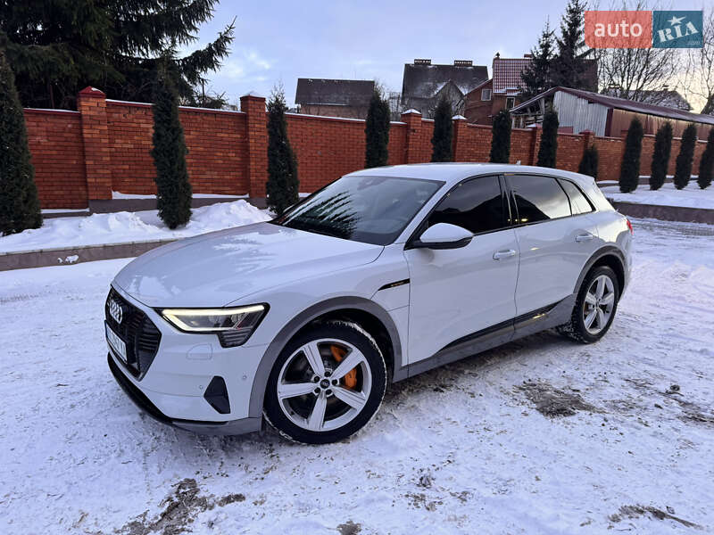 Позашляховик / Кросовер Audi e-tron 2022 в Хмельницькому фото 14 Позашляховик / Кросовер Audi e-tron 2022 в Хмельницькому