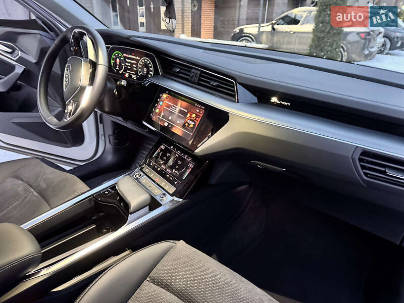 Позашляховик / Кросовер Audi e-tron 2022 в Хмельницькому фото 32 Позашляховик / Кросовер Audi e-tron 2022 в Хмельницькому
