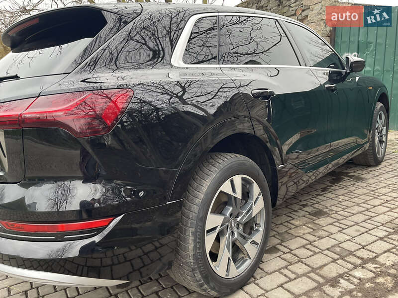 Позашляховик / Кросовер Audi e-tron 2020 в Кам'янець-Подільському
