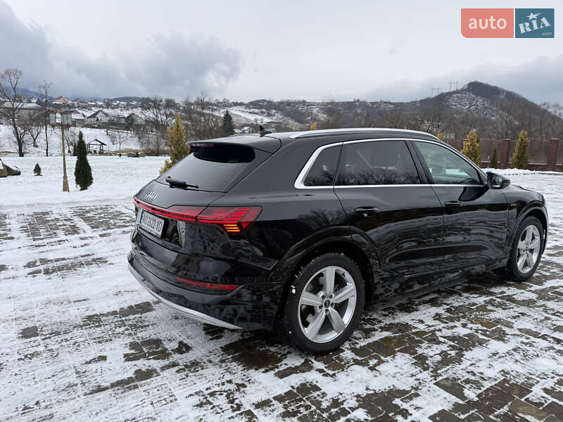 Внедорожник / Кроссовер Audi e-tron 2020 в Сваляве фото 6 Внедорожник / Кроссовер Audi e-tron 2020 в Сваляве