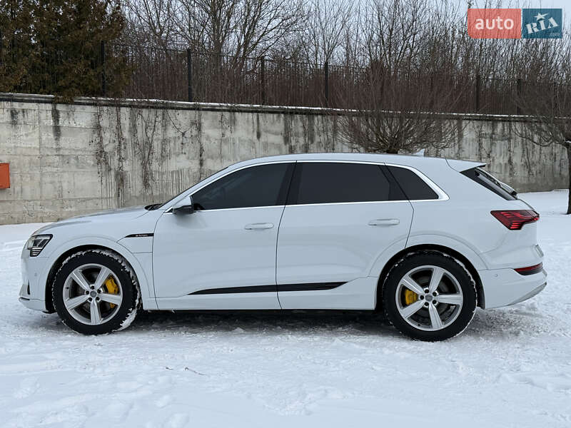 Внедорожник / Кроссовер Audi e-tron 2021 в Ровно