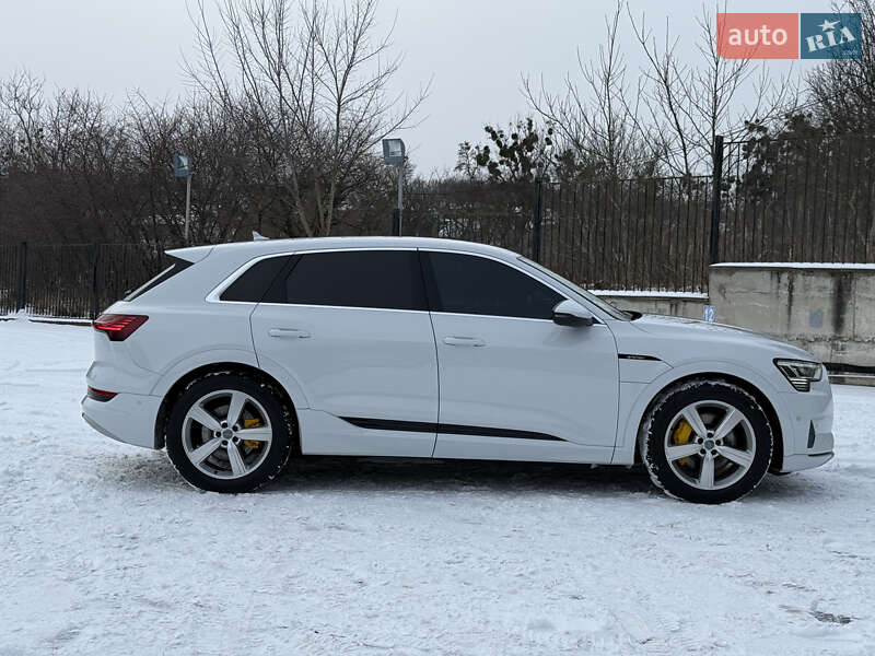 Внедорожник / Кроссовер Audi e-tron 2021 в Ровно