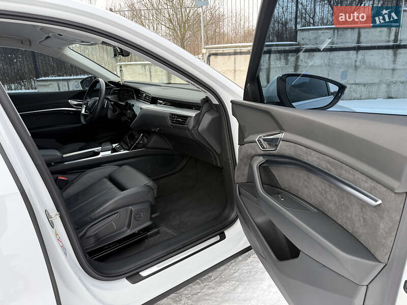 Внедорожник / Кроссовер Audi e-tron 2021 в Ровно