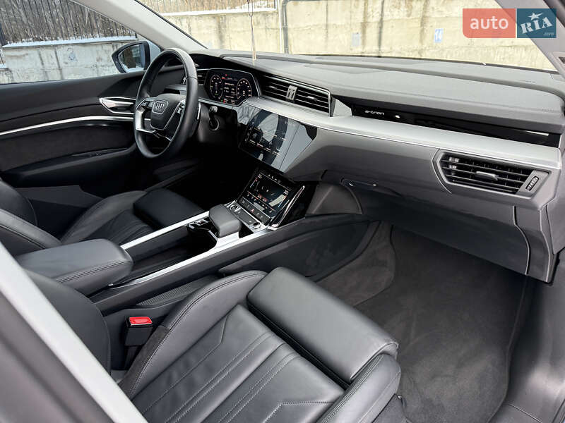 Внедорожник / Кроссовер Audi e-tron 2021 в Ровно