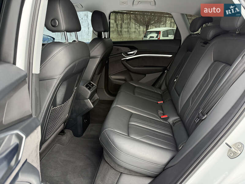 Внедорожник / Кроссовер Audi e-tron 2021 в Ровно